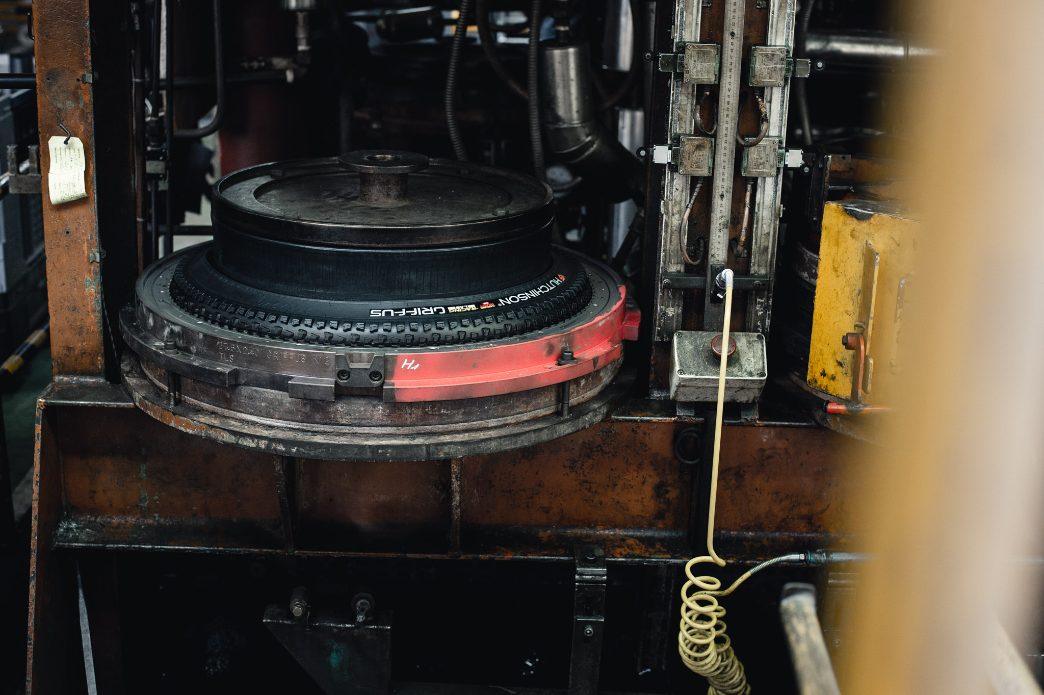 Visite  Hutchinson : dans la cuisine d'un pneu Made in France ⋆ Vojo