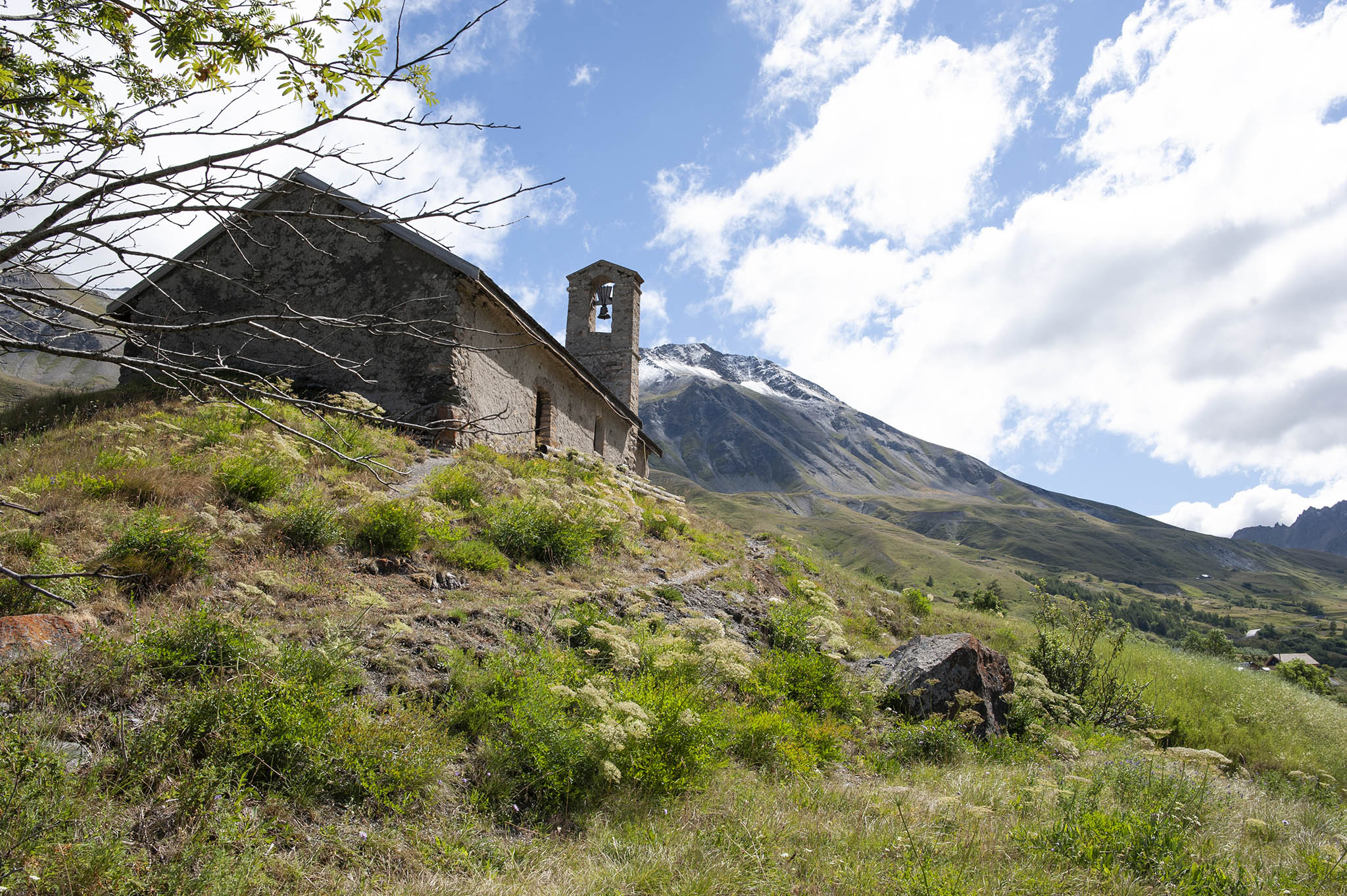 https://www.vojomag.com/app/uploads/2024/01/les 4 saisons du Galibier. 9bd.jpg