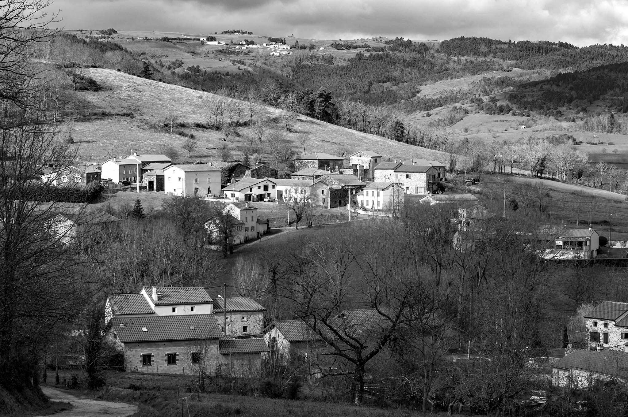 https://www.vojomag.com/app/uploads/2024/05/GEVAUDAN. Gravel village Tailhacnb.jpg