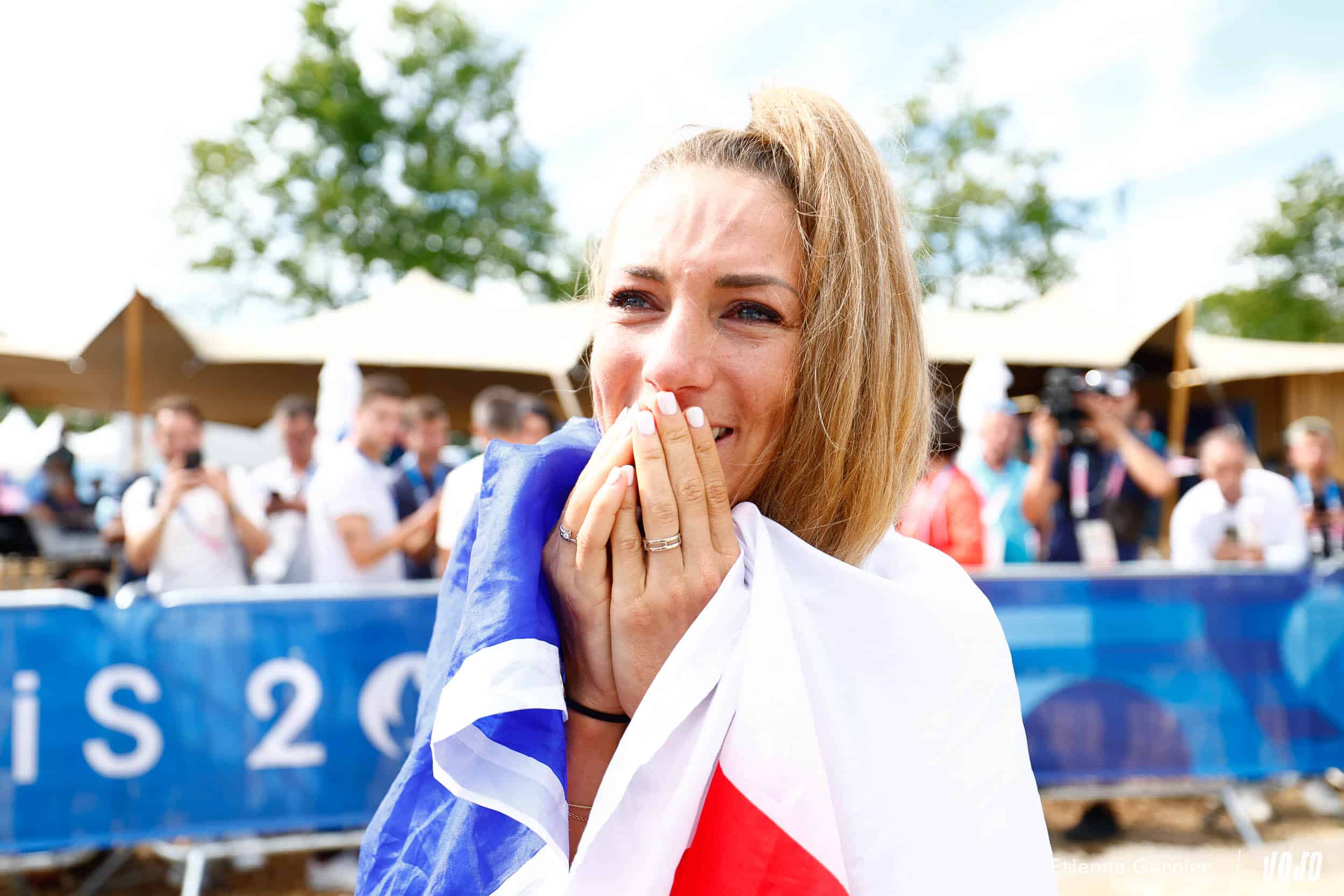 https://www.vojomag.com/app/uploads/2024/07/Jeux Olympiques VTT Paris 2024 Femmes Ferrand Prevot Rissveds Baten - Copyright Etienne Garnier Pressesports Vojo Magazine 10 2.jpg