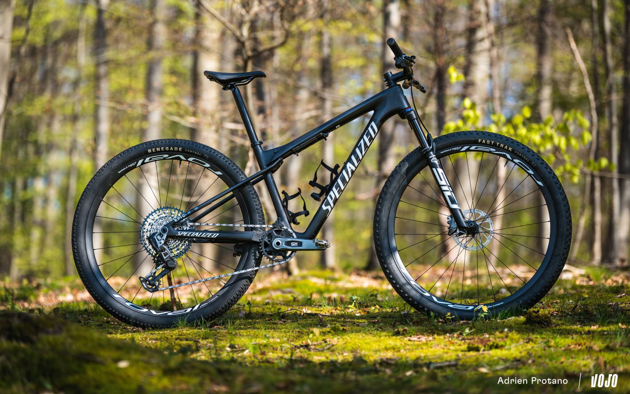 https://www.vojomag.com/app/uploads/2024/07/Specialized Epic 2024 WC 8 Evo Comparatif Test Vojo A.Protano 1 11 2048x1280.jpg