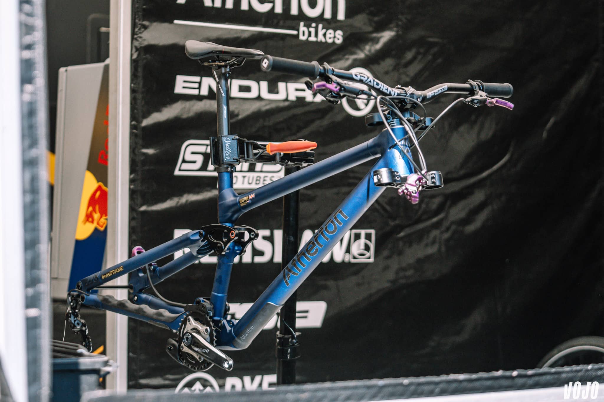 https://www.vojomag.com/app/uploads/2024/08/bike check vtt dh vallnord andorre championnat monde vojo paul humbert 16.jpg