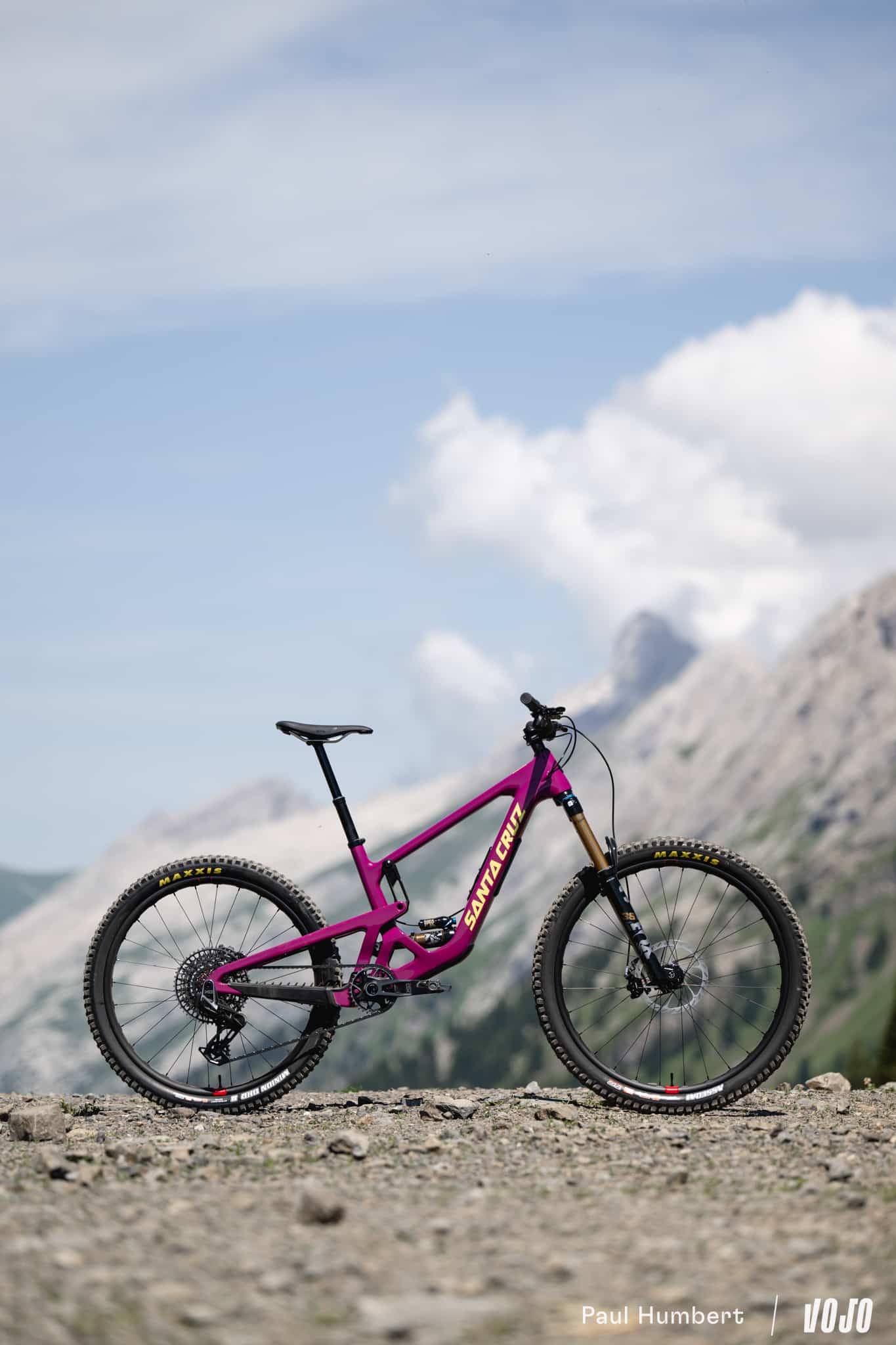 https://www.vojomag.com/app/uploads/2024/08/santa cruz bronson vtt enduro mx clusaz 2024 vojo paul humbert 28.jpg