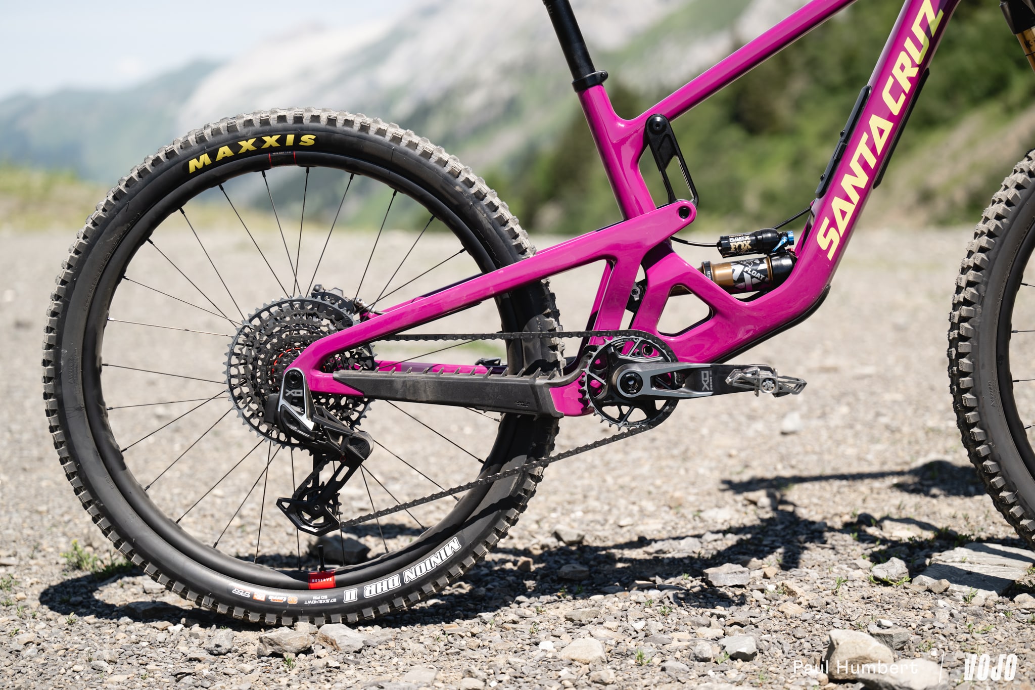 https://www.vojomag.com/app/uploads/2024/08/santa cruz bronson vtt enduro mx clusaz 2024 vojo paul humbert 37.jpg