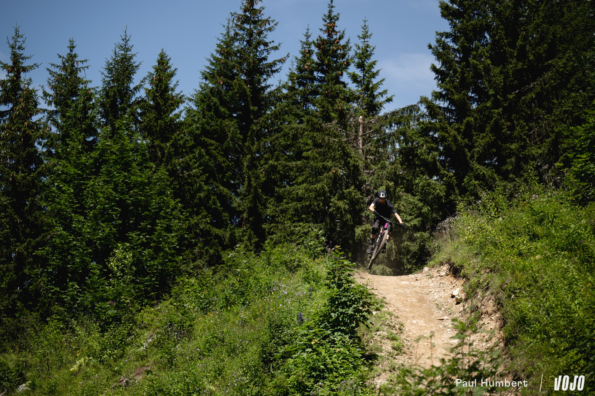 https://www.vojomag.com/app/uploads/2024/08/santa cruz bronson vtt enduro mx clusaz 2024 vojo paul humbert 51.jpg