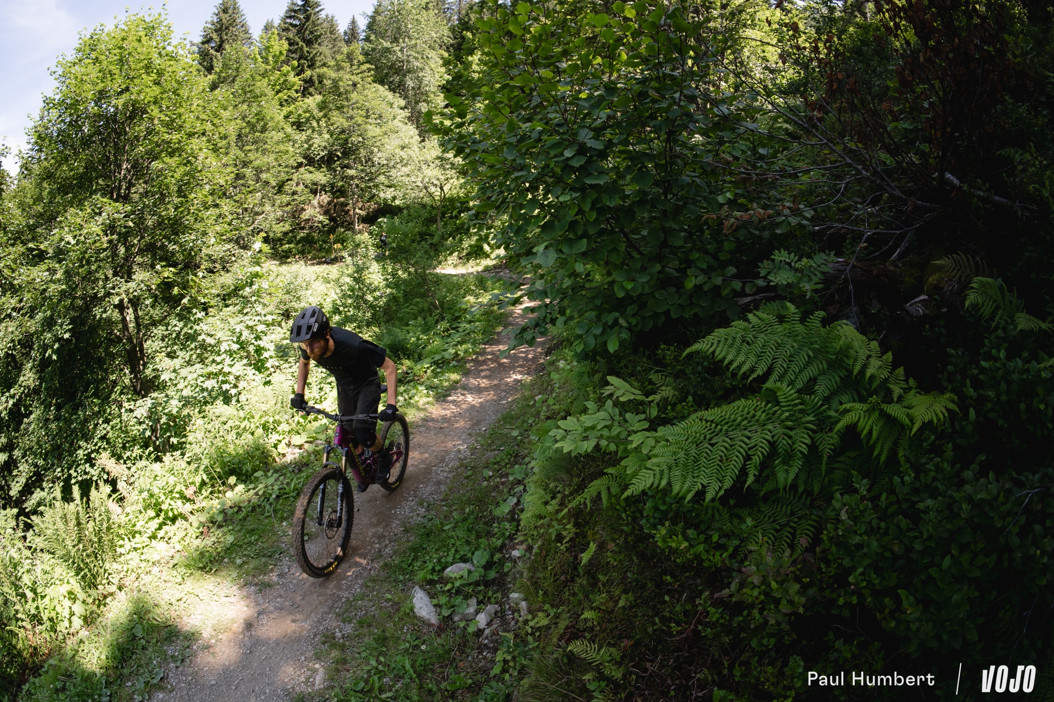 https://www.vojomag.com/app/uploads/2024/08/santa cruz bronson vtt enduro mx clusaz 2024 vojo paul humbert 55.jpg