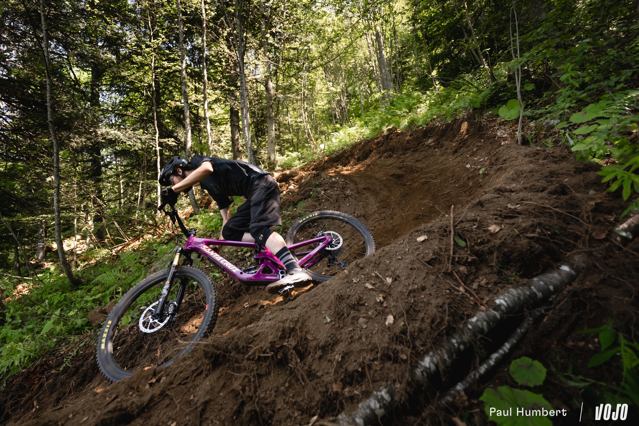 https://www.vojomag.com/app/uploads/2024/08/santa cruz bronson vtt enduro mx clusaz 2024 vojo paul humbert 57.jpg