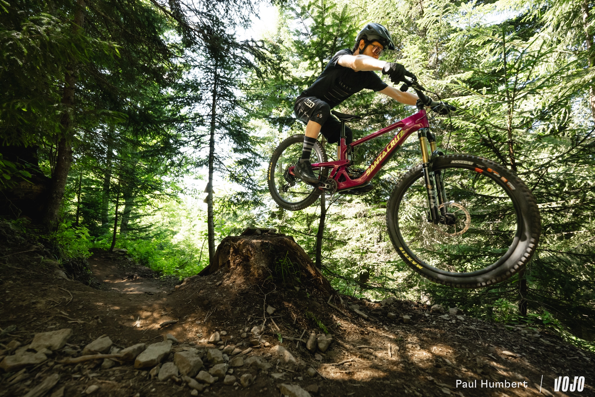 https://www.vojomag.com/app/uploads/2024/08/santa cruz bronson vtt enduro mx clusaz 2024 vojo paul humbert 59.jpg