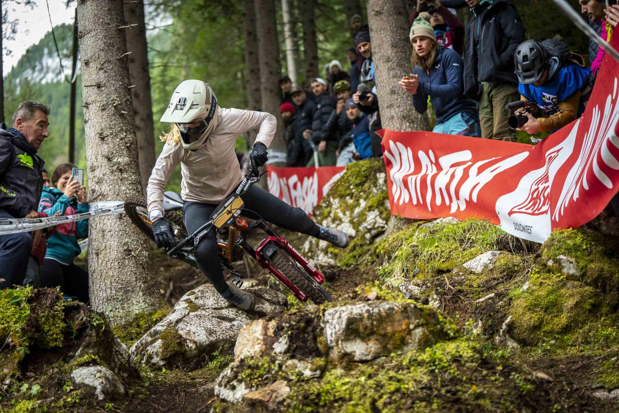 https://www.vojomag.com/app/uploads/2024/09/24MTBWC Canazei byKikeAbelleira 1100003 2048x1365.jpg