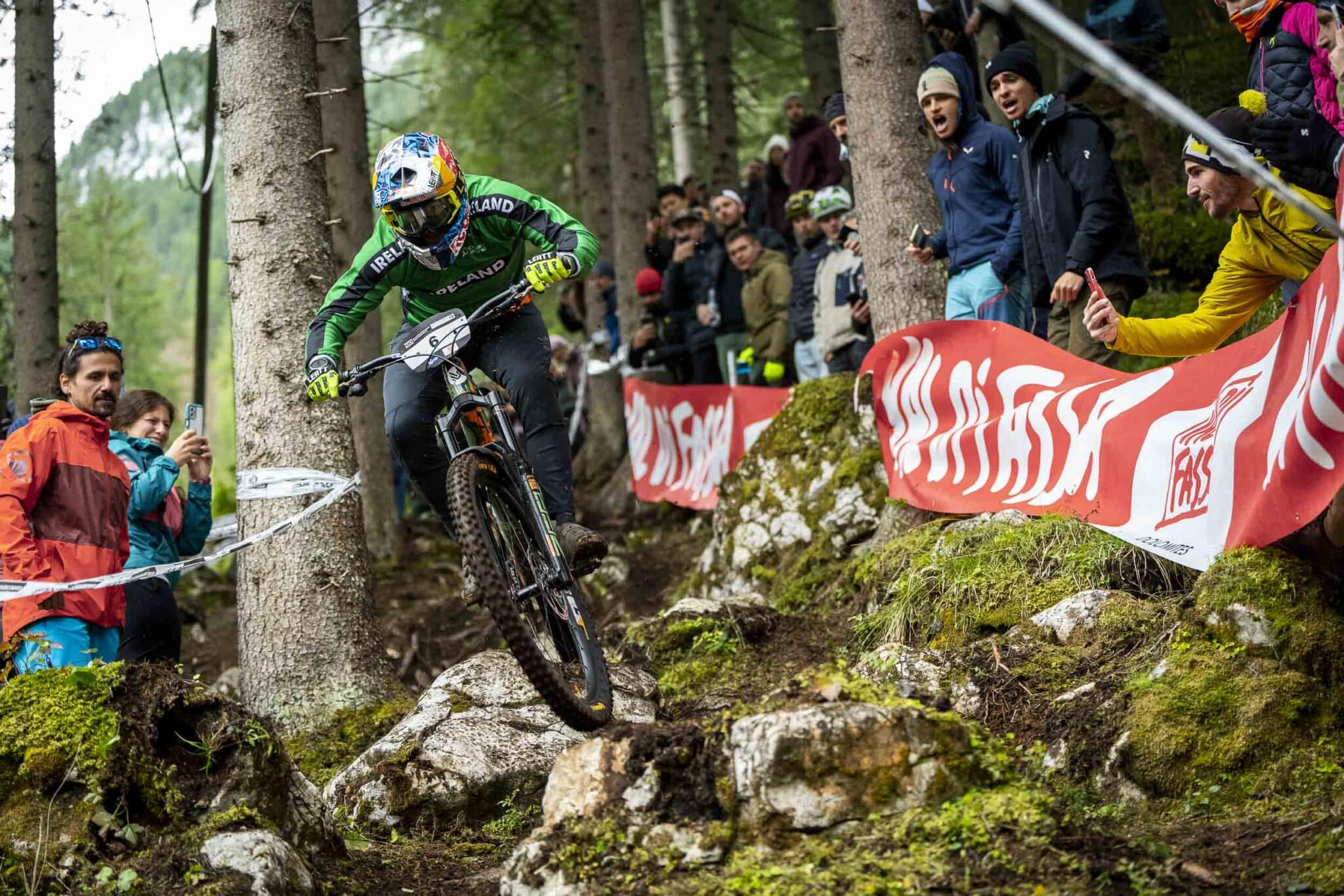 https://www.vojomag.com/app/uploads/2024/09/24MTBWC Canazei byKikeAbelleira 1202168 2048x1365.jpg