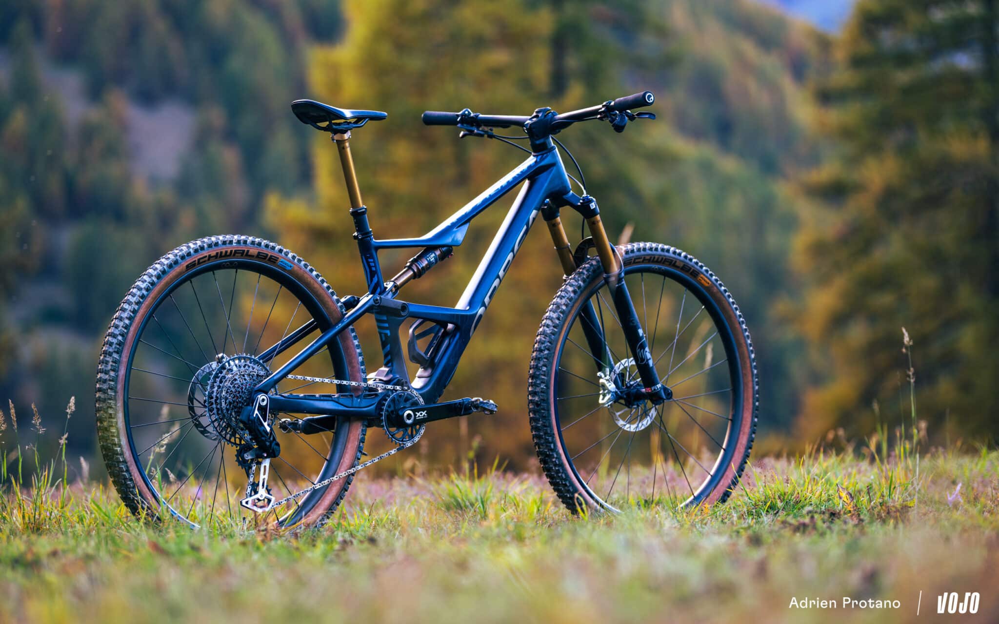 https://www.vojomag.com/app/uploads/2024/11/Orbea Occam SL VS LT test avis comparaison Vojo A.Protano 1 12 2048x1280.jpg