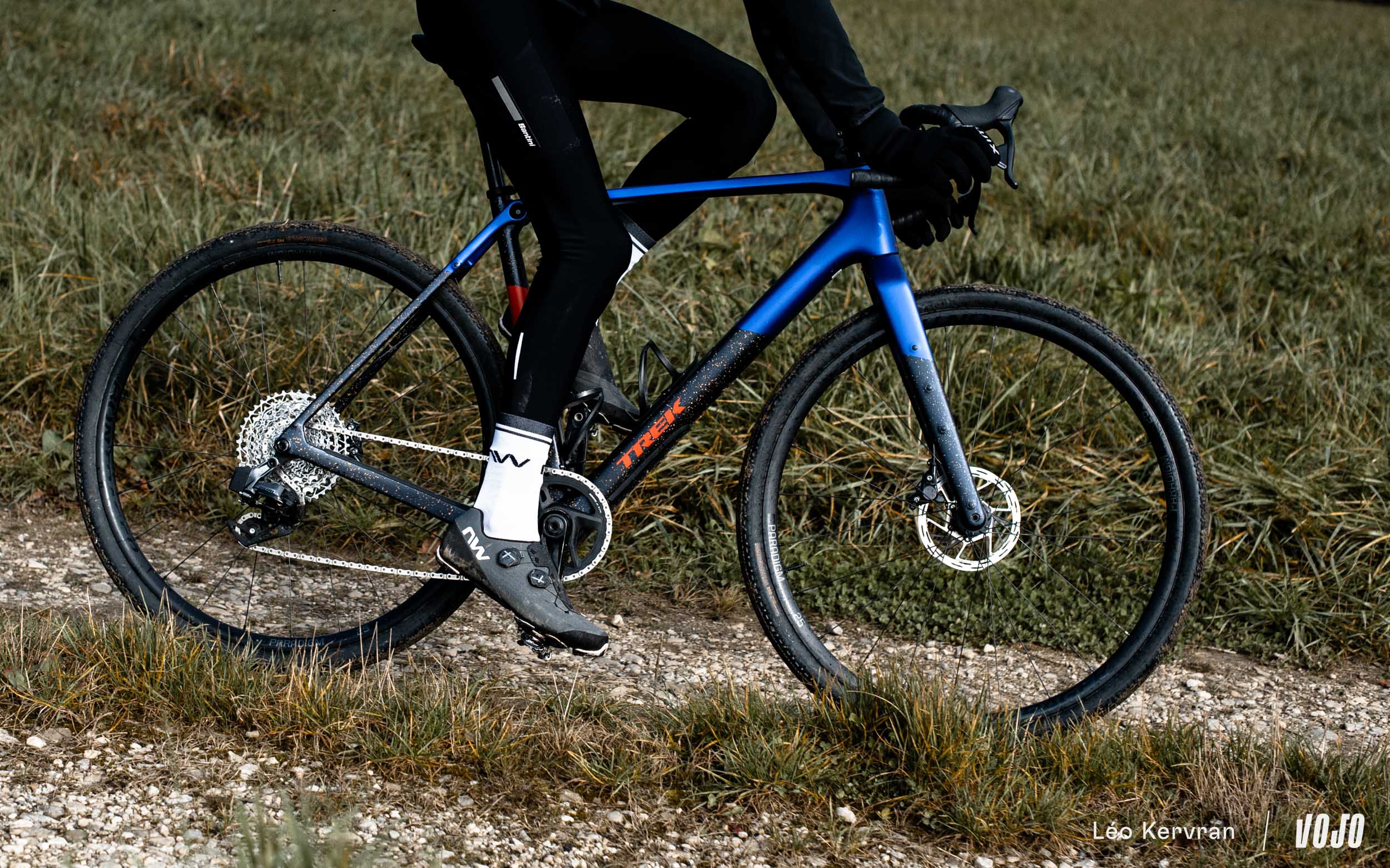 https://www.vojomag.com/app/uploads/2024/11/test gravel trek checkpoint sl6 2024 leo kervran vojo 42.jpg