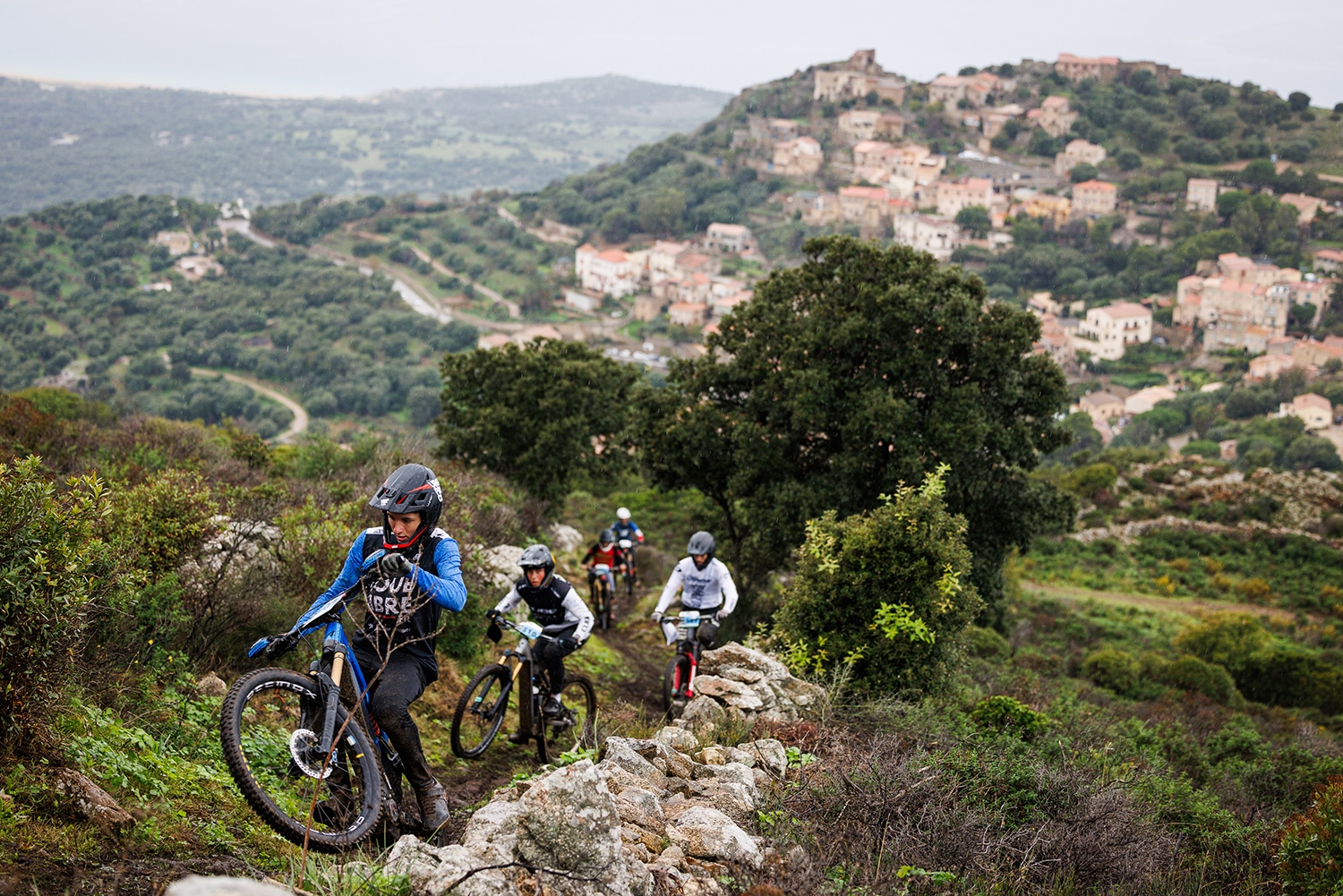 https://www.vojomag.com/app/uploads/2024/12/European E MTB Enduro tour 9.jpg