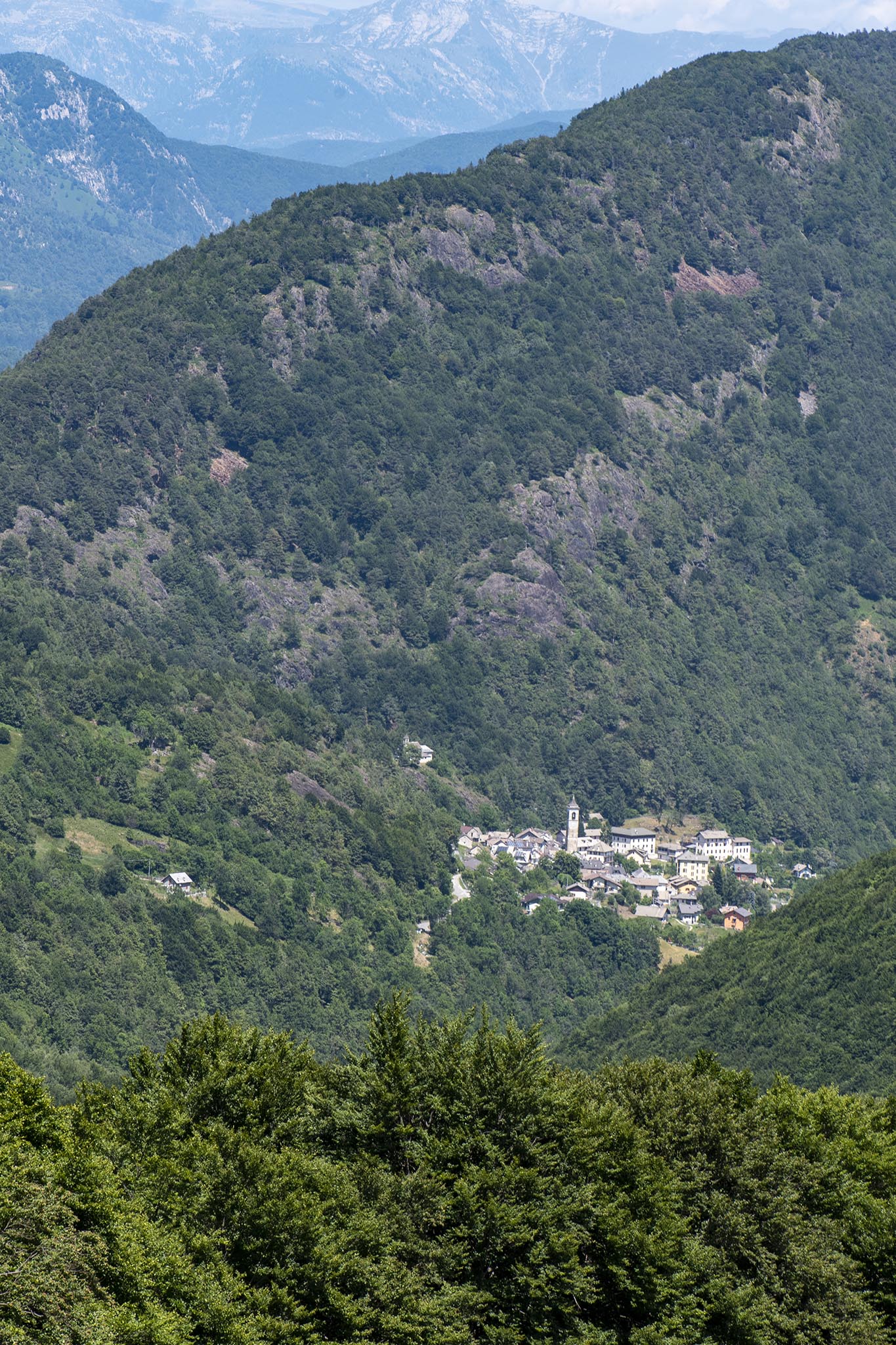 https://www.vojomag.com/app/uploads/2024/12/LUGANO. Village Tessin3.jpg