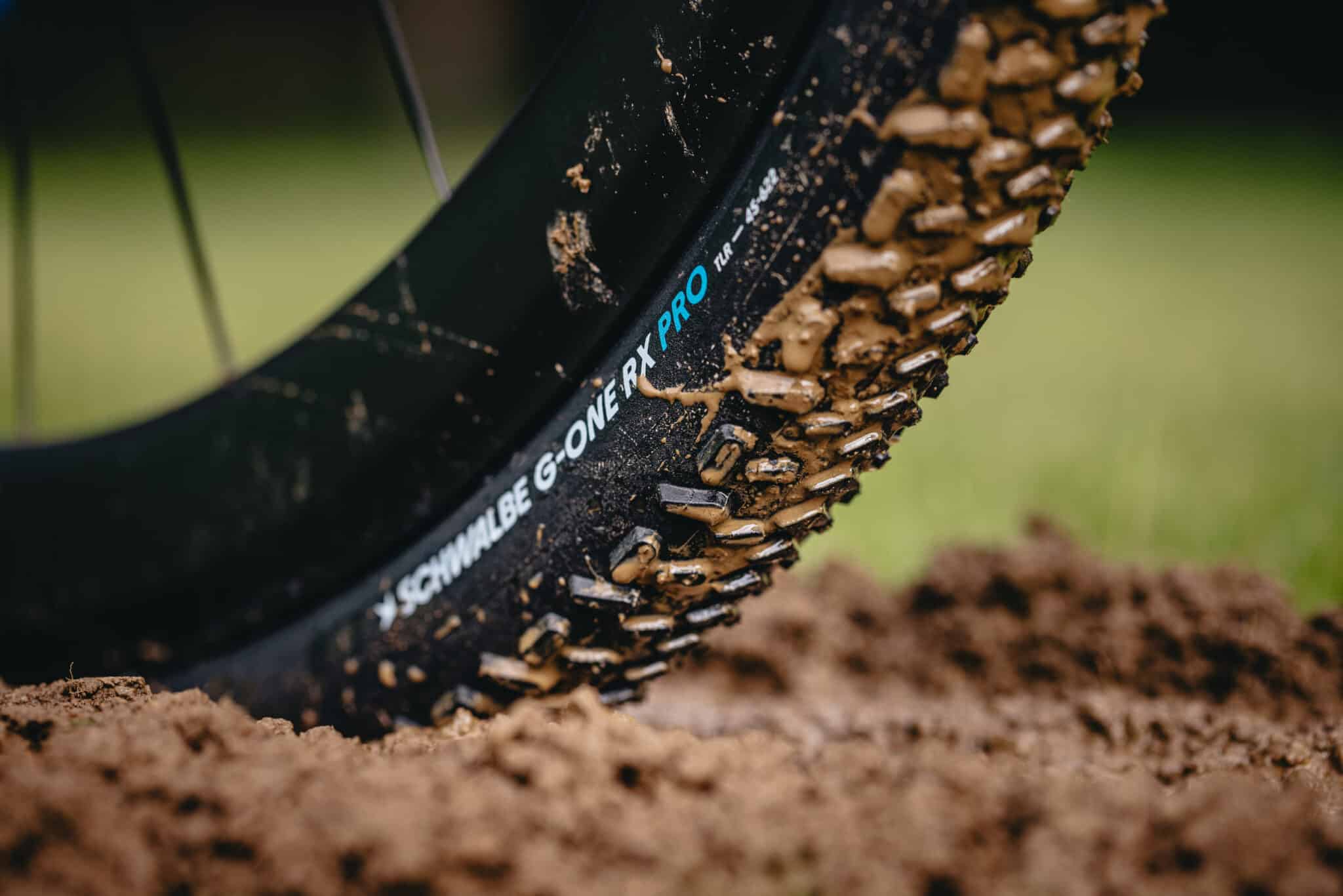 Nouveauté | Schwalbe G-One RX Pro : un pneu gravel pour rouler vite l’hiver